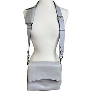 Calvin Klein Crossbody Bag Womens Gray Chrome Adjustable Strap Zip Purse